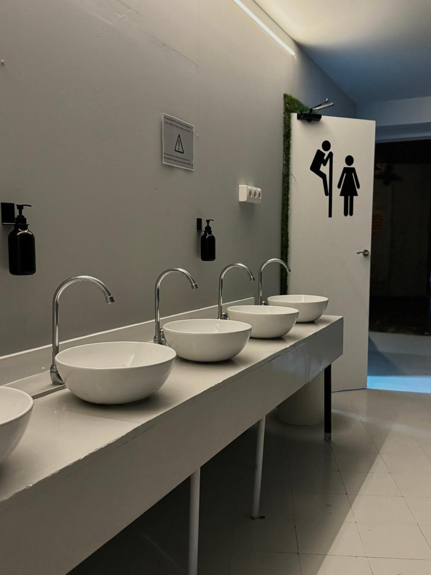 Hotel Naap à Valence Extérieur photo