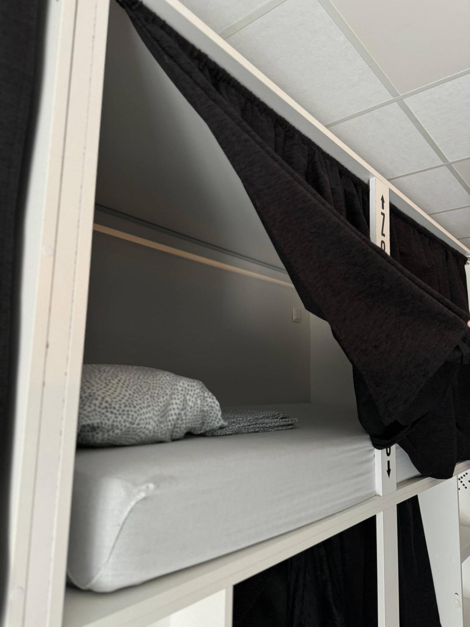 Hotel Naap à Valence Extérieur photo